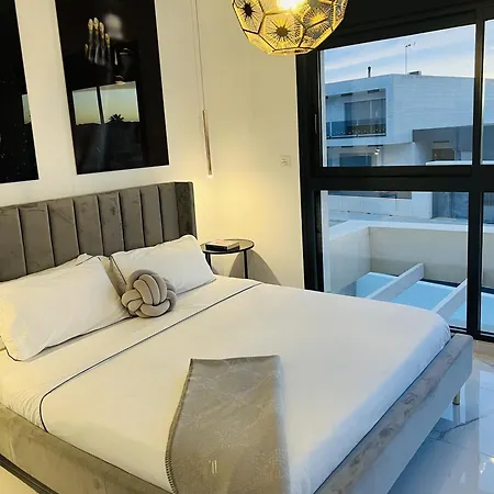 Moderna Y Luminosa Villa